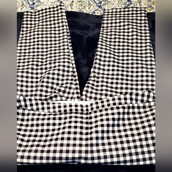 Victoria Beckham top and pant set. - Picture 6 of 6